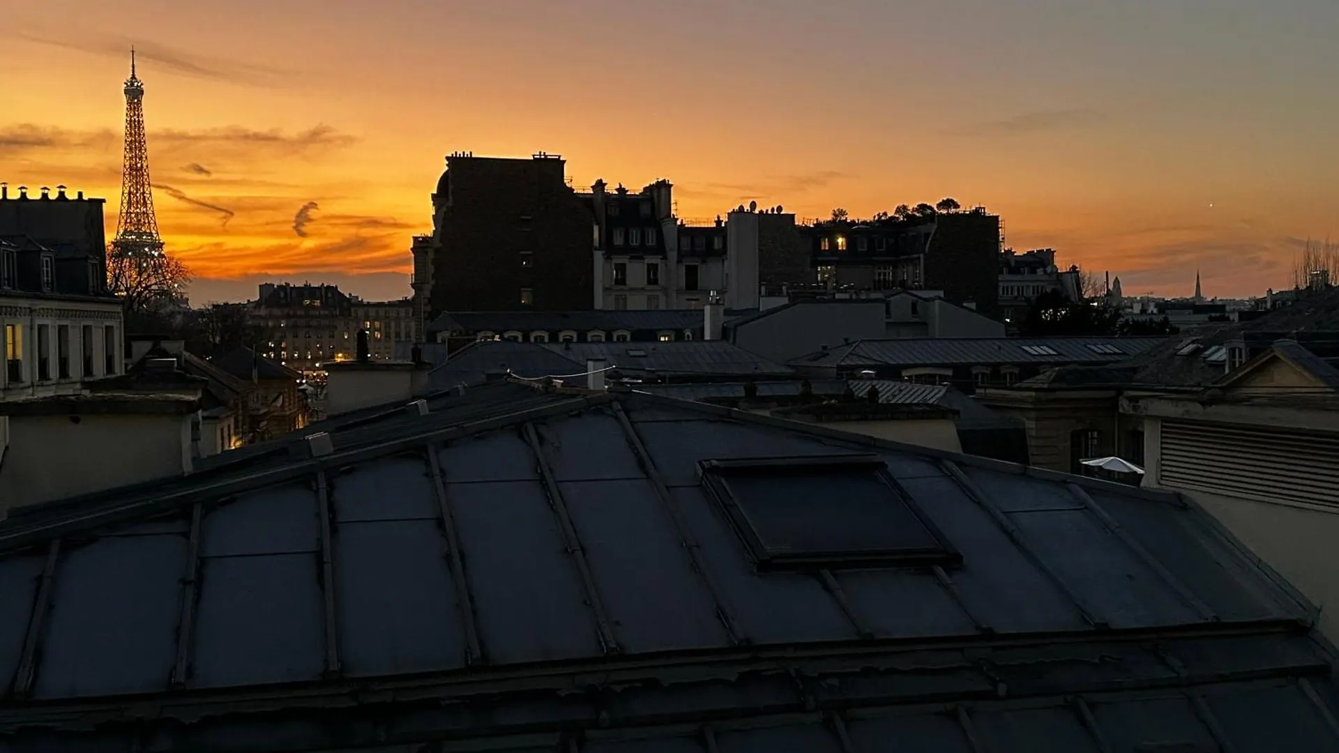 View Eiffel Tower Apartment Paris
